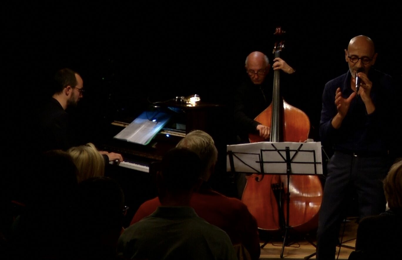 Jeff Vinolo Trio / Par ici… ici c&rsquo;est Paris